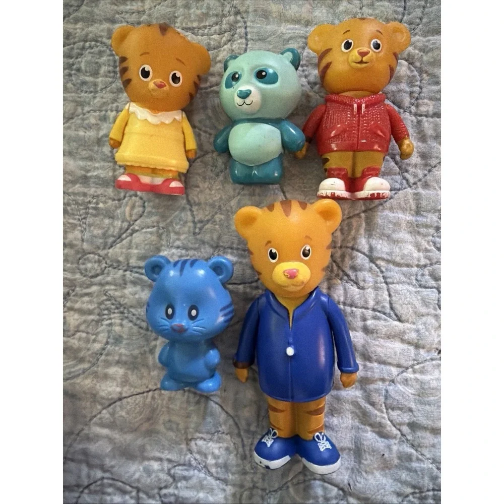 Daniel Tiger's Neighborhood Toy Friends & Family Figure Set Lot of 5
